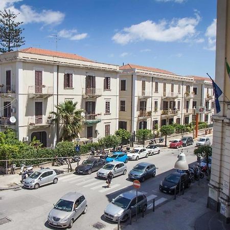 Casa Vacanze L'Altra Diaz Syracuse Bagian luar foto