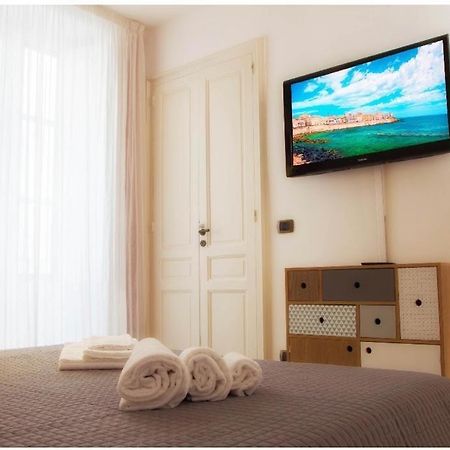 Casa Vacanze L'Altra Diaz Syracuse Bagian luar foto