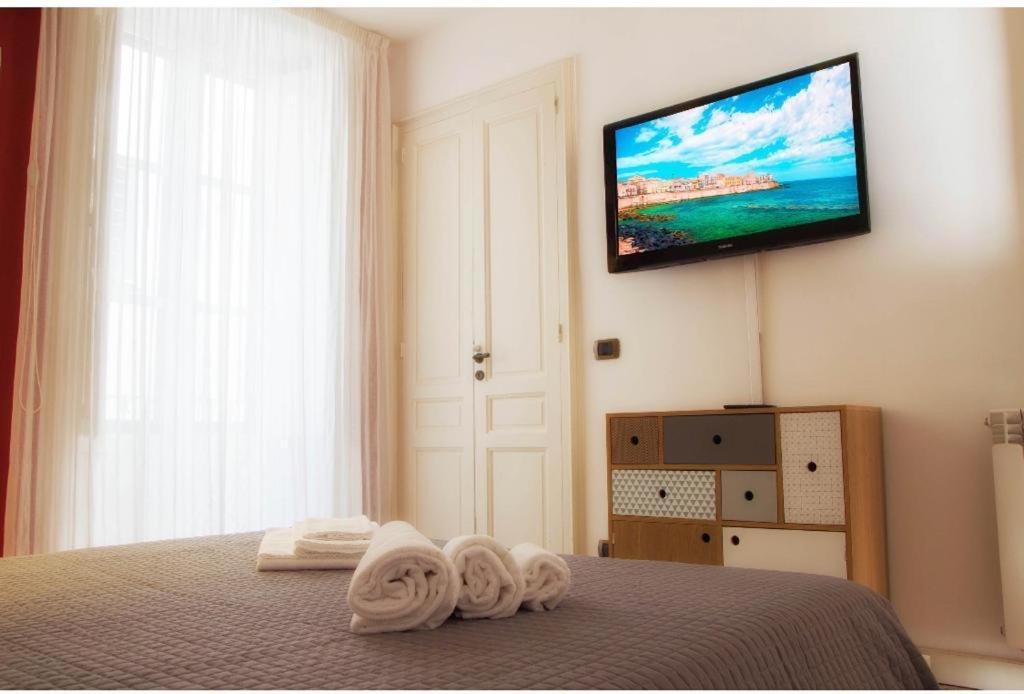 Casa Vacanze L'Altra Diaz Syracuse Bagian luar foto
