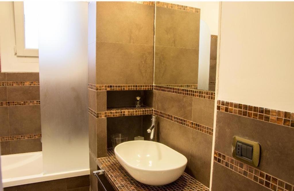 Casa Vacanze L'Altra Diaz Syracuse Bagian luar foto