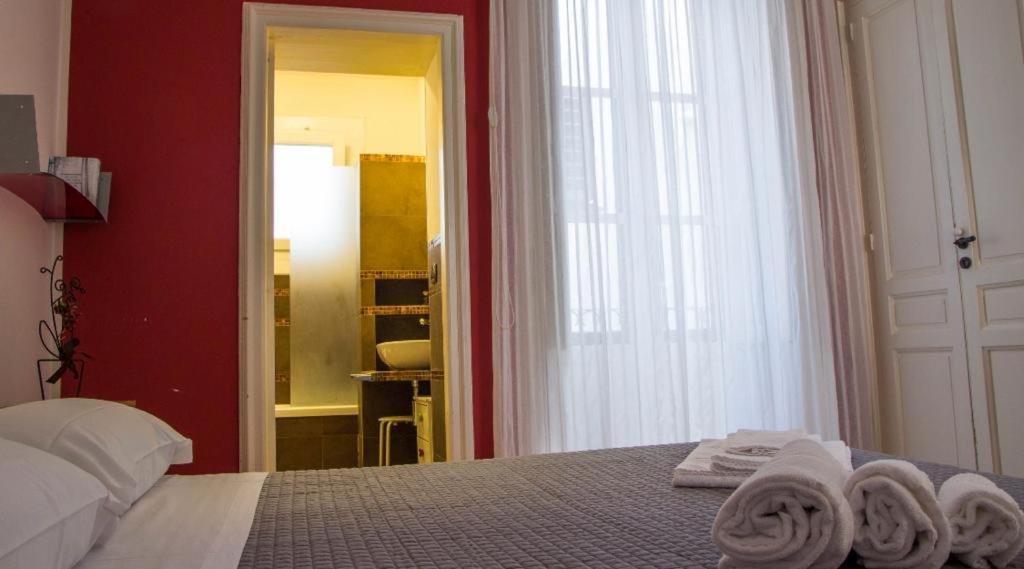 Casa Vacanze L'Altra Diaz Syracuse Bagian luar foto